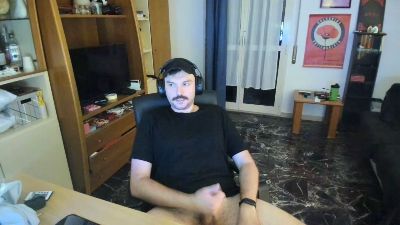 hornyboy327 live cam on Cam4