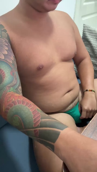 hornyboy3342 live cam on Cam4