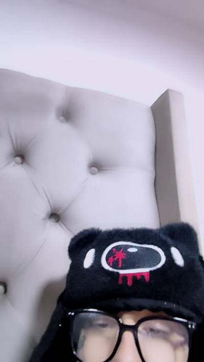 hornyhadita live cam on Cam4