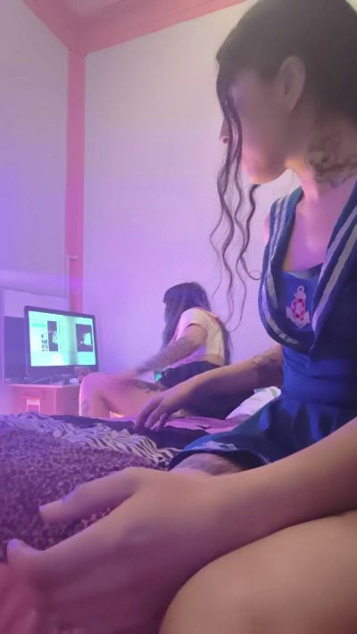 hornyhadita live cam on Cam4