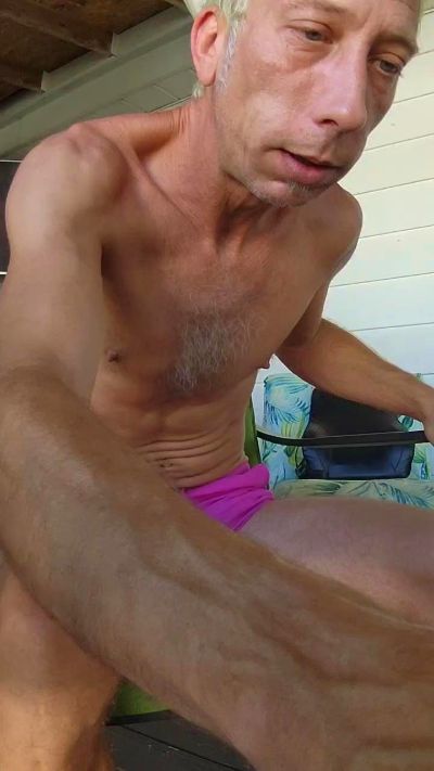 hornyhotgy071 live cam on Cam4
