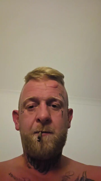 hornyman35533 live cam on Cam4