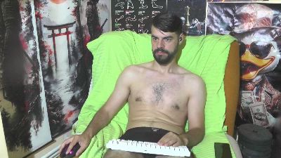 hornymaster93 live cam on Cam4