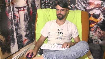 hornymaster93 live cam on Cam4