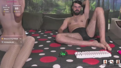 hornymaster93 live cam on Cam4