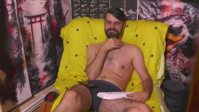 hornymaster93 live cam on Cam4