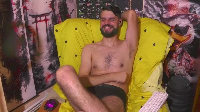 hornymaster93 live cam on Cam4