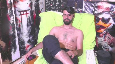 hornymaster93 live cam on Cam4