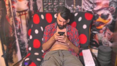 hornymaster93 live cam on Cam4