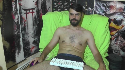 hornymaster93 live cam on Cam4