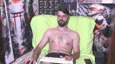 hornymaster93 live cam on Cam4