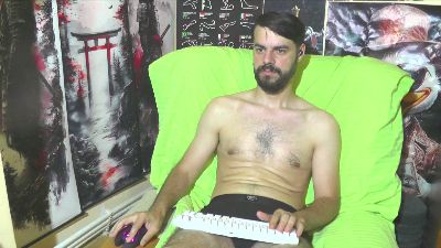 hornymaster93 live cam on Cam4