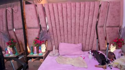 hornyskinny26 live cam on Cam4