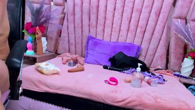 hornyskinny26 live cam on Cam4