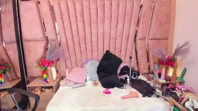 hornyskinny26 live cam on Cam4