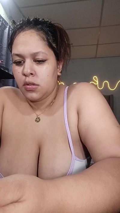 hosanna1 live cam on Cam4
