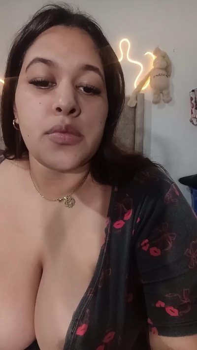 hosanna1 live cam on Cam4