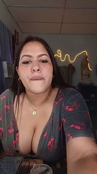 hosanna1 live cam on Cam4