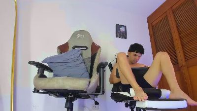 hot_boys4 live cam on Cam4