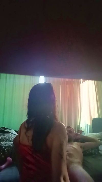 hot_parka35 live cam on Cam4