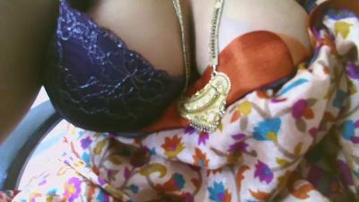 hot_pavitra live cam on Cam4