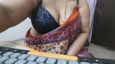 hot_pavitra live cam on Cam4