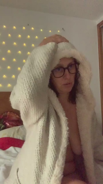 hotbrunettemass live cam on Cam4