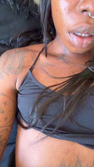 hotbunny222 live cam on Cam4