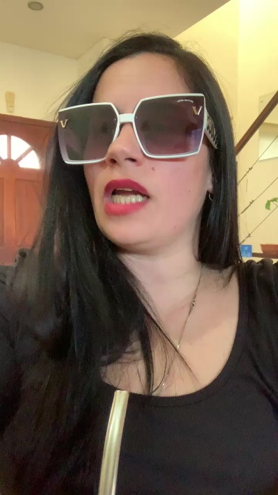 hotcurvi1 webcam