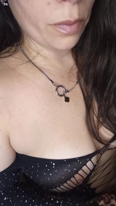 hotcurvi1 live cam on Cam4