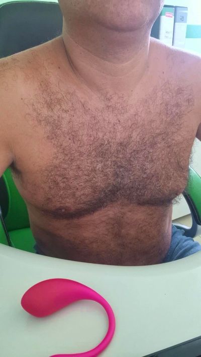 hotdaddyita live cam on Cam4