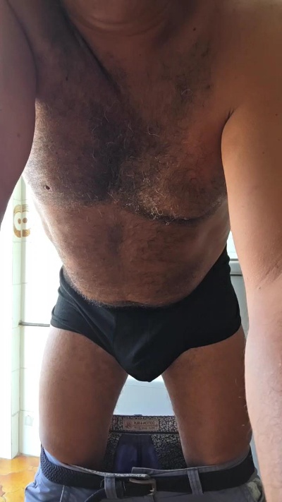 hotdaddyita live cam on Cam4