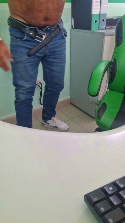 hotdaddyita live cam on Cam4