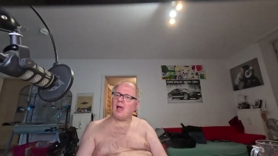 hotdogboy2 live cam on Cam4