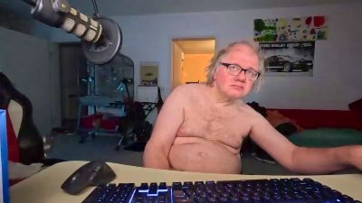 hotdogboy2 live cam on Cam4