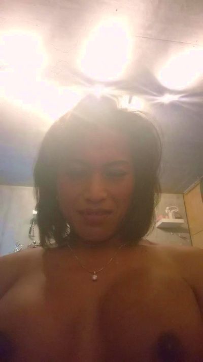 hotkara69 live cam on Cam4