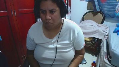 hotlesby4uxxx live cam on Cam4