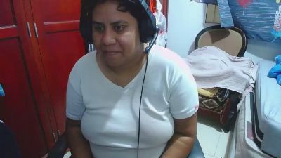 hotlesby4uxxx live cam on Cam4