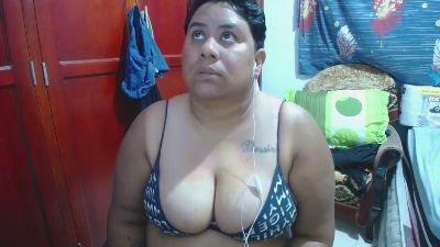 hotlesby4uxxx live cam on Cam4