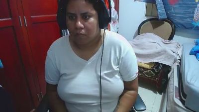hotlesby4uxxx live cam on Cam4