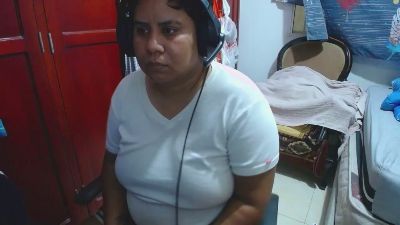 hotlesby4uxxx live cam on Cam4