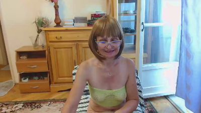 hotmaria73 live cam on Cam4