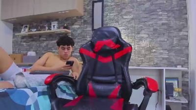 hotter_boys777 live cam on Cam4