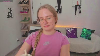 hottieNancy live cam on Cam4