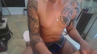 hrnyboy1978 live cam on Cam4