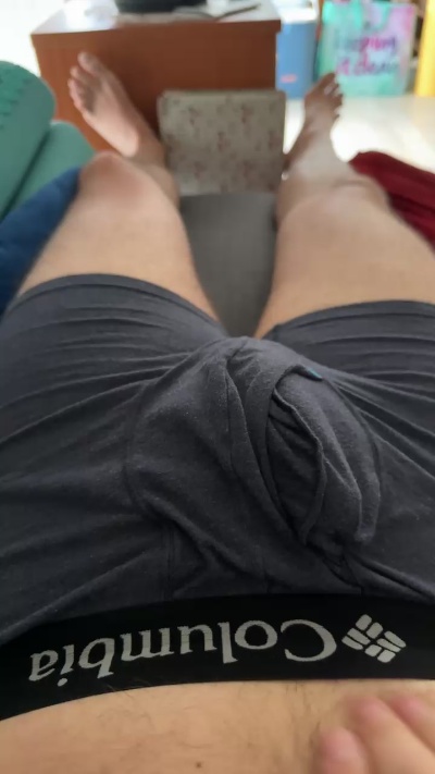 hubert121 live cam on Cam4