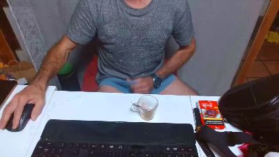 hucho40 live cam on Cam4