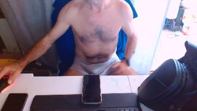 hucho40 live cam on Cam4