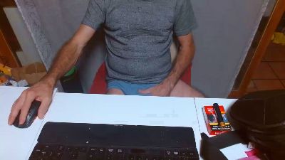 hucho40 live cam on Cam4