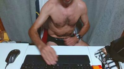 hucho40 live cam on Cam4